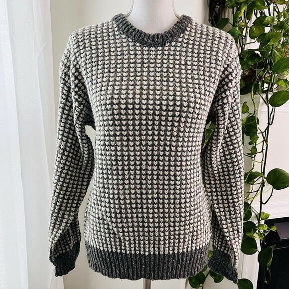 Expressions Gray & White Heart Wool Blend Stretchy Cozy Knitted Sweater Large - Picture 1 of 8